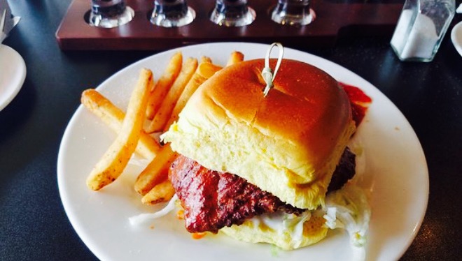 3 West Restaurant & Bar餐厅图片