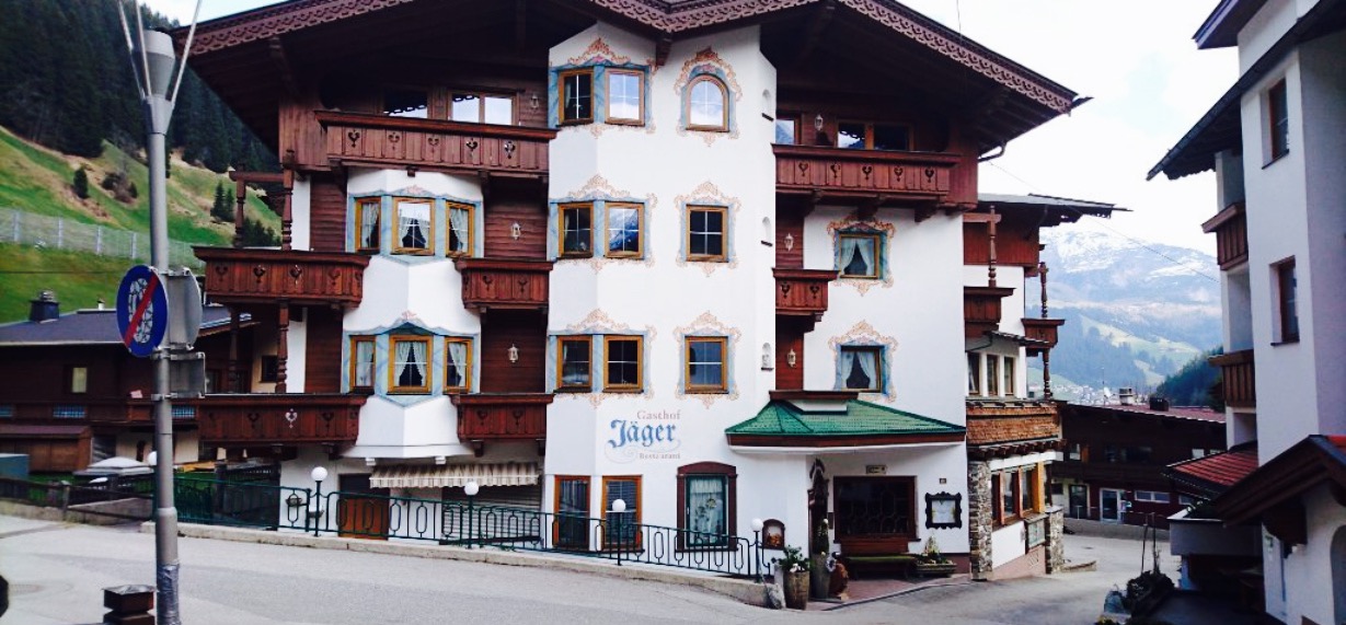 Hotel Jager餐厅图片