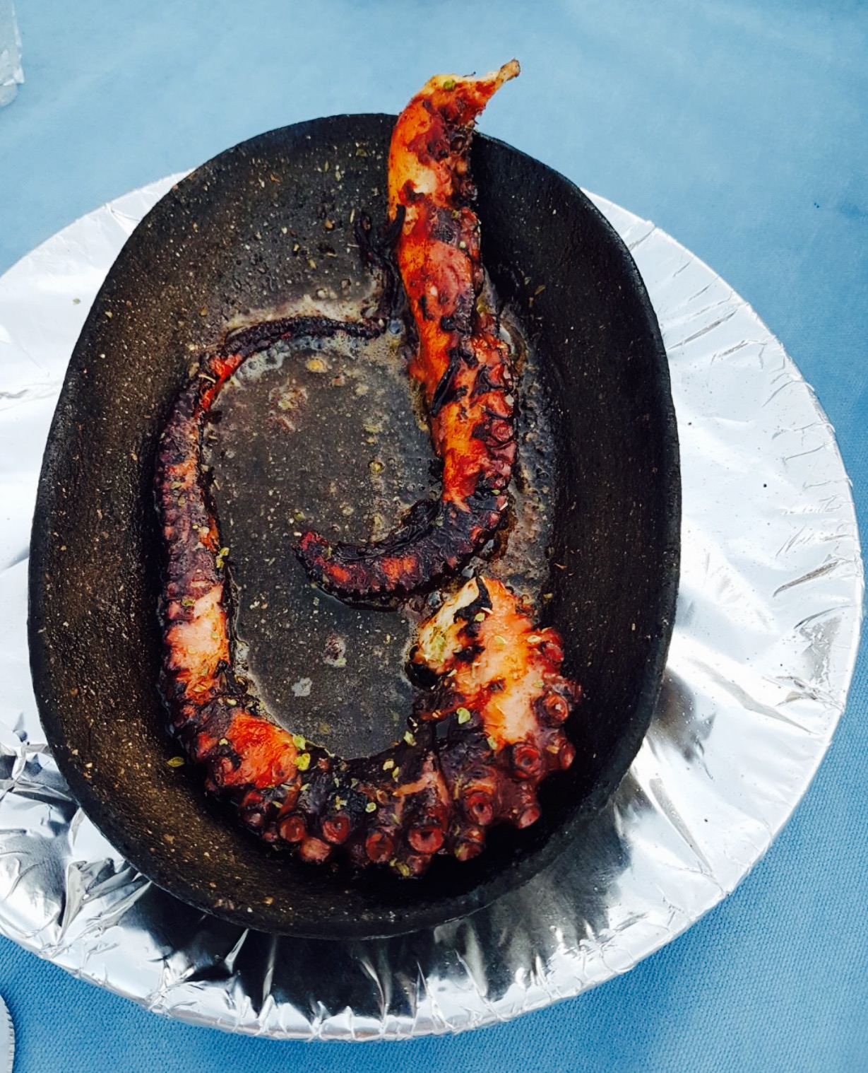 To Steki Tis Angelikis