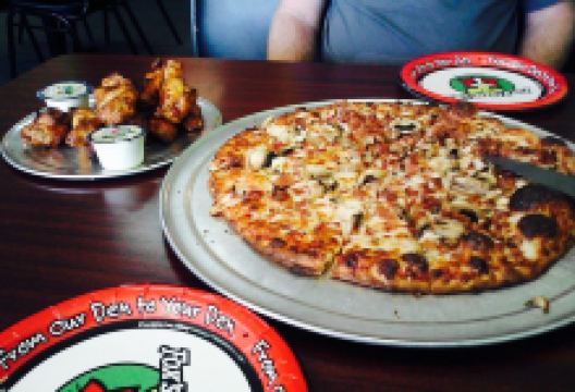 Fox's Pizza Den美食图片