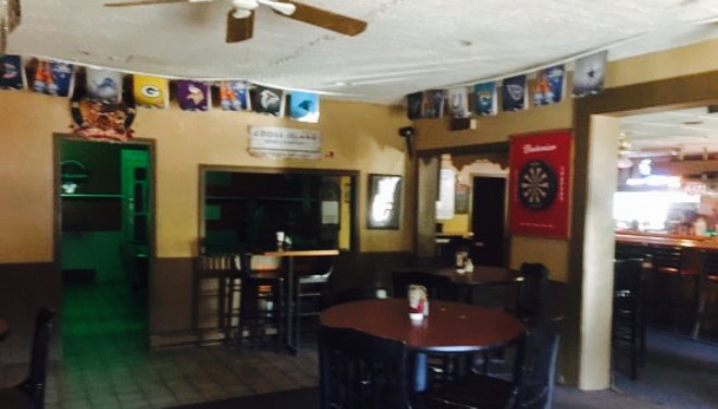 Dee-Man's Bar and Grill Family餐厅图片