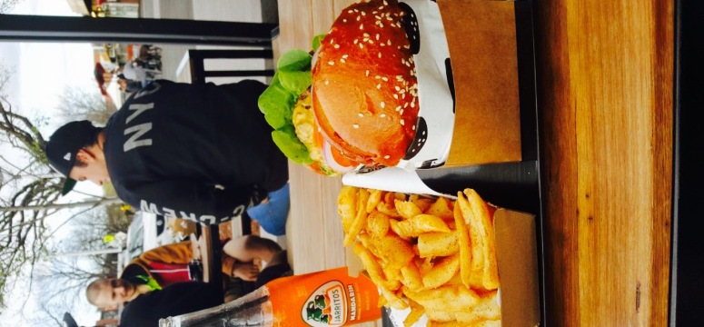 Between 2 Buns餐厅图片