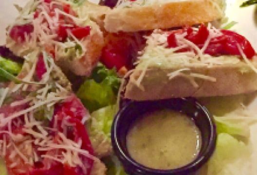 Molly's Restaurant & Bar美食图片