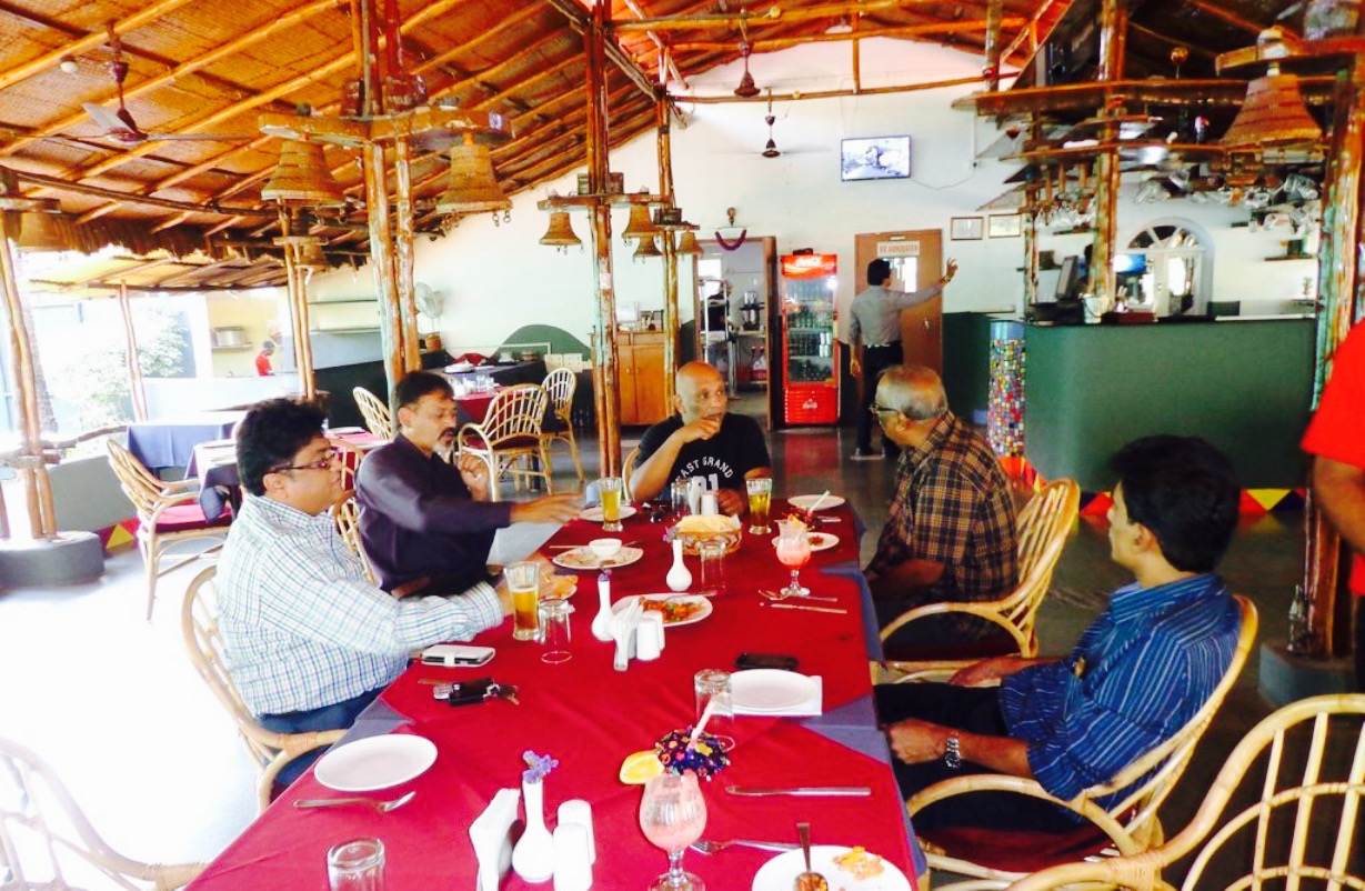 Elliots Restaurant & Bar