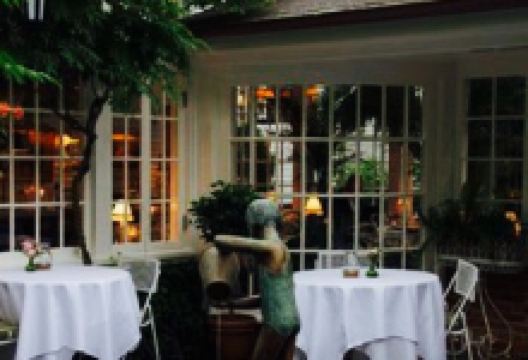 The Terrace at The Charlotte Inn美食图片