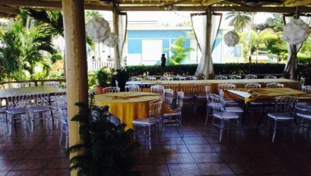 Olas y Arena Restaurant