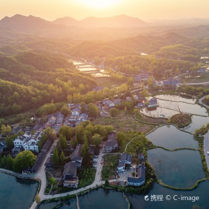 信阳+鸡公山景区+南湾湖风景区+郝堂村4日3晚自由行