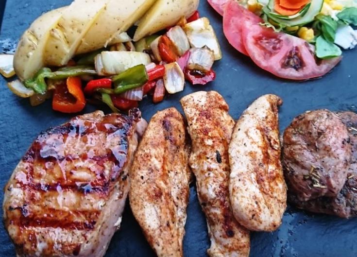 The WHITE Bar & Grill