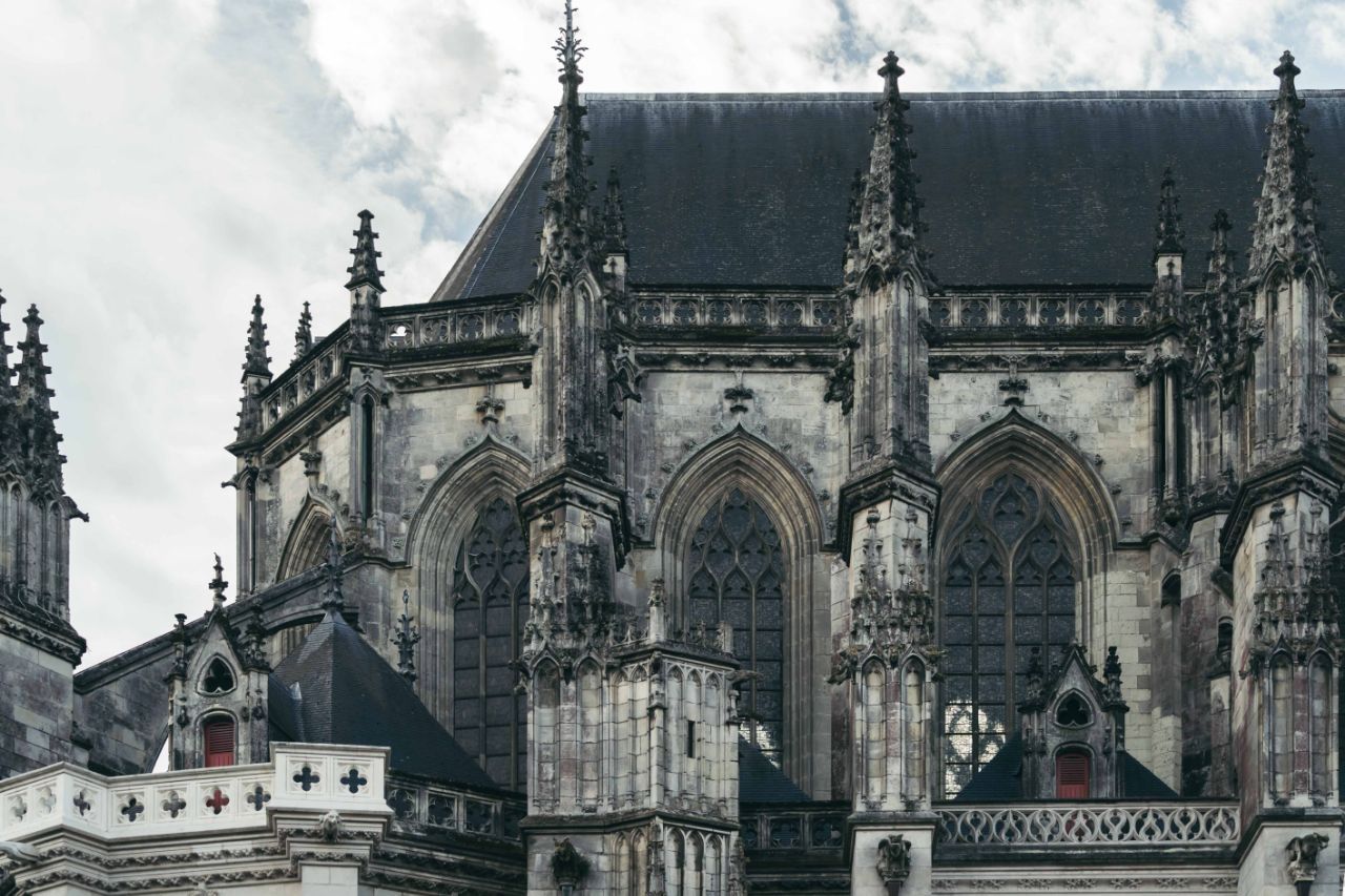修了500年的教堂是什么样子，会蹦出个孙悟空来？