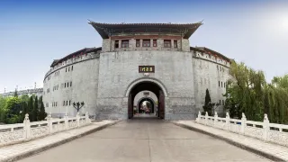 2-Day Luoyang Tour: Explore Sui and Tang heritage, marvel at Longmen Grottoes