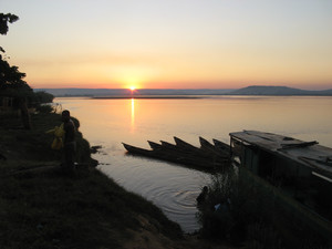 马达加斯加游记图文-马达加斯加：“狂躁”大河与“悬空”刀山