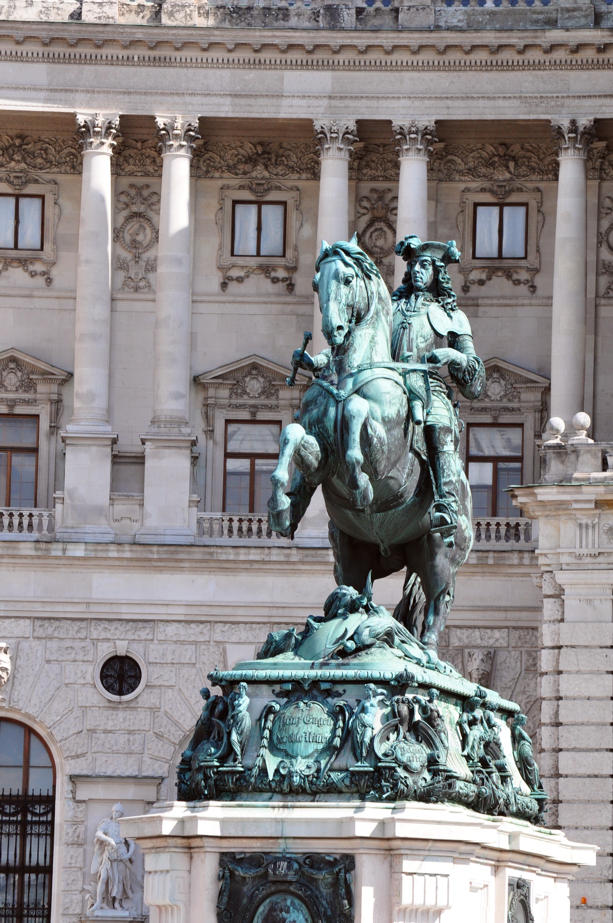 Mozart Statue Travel Guidebook Must Visit Attractions In Vienna