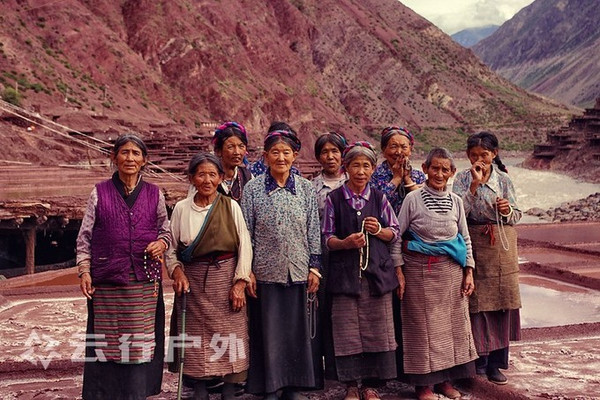 滇藏线上的活化石——人文奇观地西藏盐井