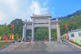 2-Day Jieyang Tour: Discover Huangqi Mountain's forest allure and Jieyang City God Temple's ancient charm