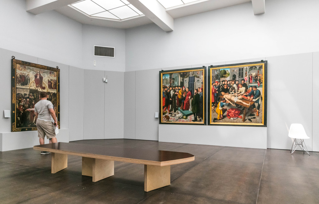 格罗宁格博物馆虽然不大，但是藏品丰富，有趣的是陈列出来的展品却不太多，展示藏品中的翘楚就是杨凡艾克的
