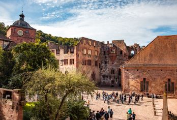 德国法兰克福+海德堡城堡+莱茵河谷马克斯堡+吕德斯海姆一日游【在老桥和宫殿中找寻梦幻般的浪漫，莱茵河谷耀眼的珍珠 吕德斯海姆】