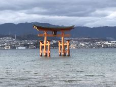 严岛神社-廿日市-YoYo_3H6Z5Z5A