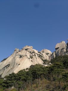 飞来峰-潜山-林中行者