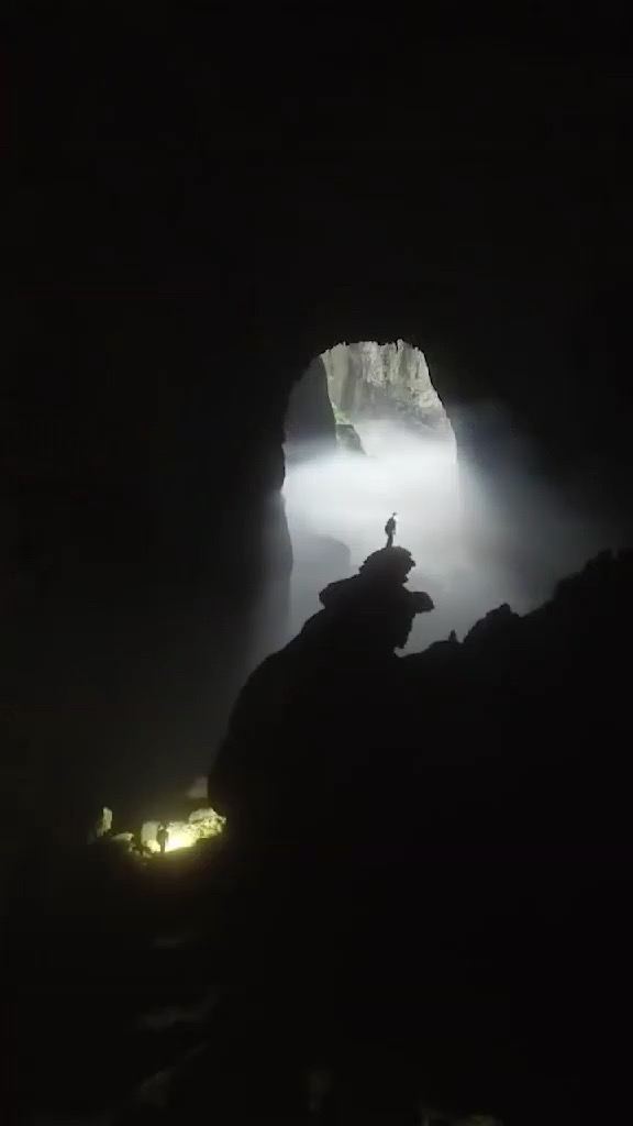 越南韩松洞，藏在洞里的另一个世界