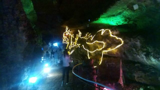 Jiutian Cave in Yiyuan County