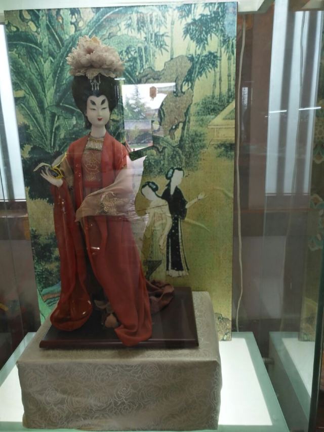 다탕푸룽위안(대당부용원)