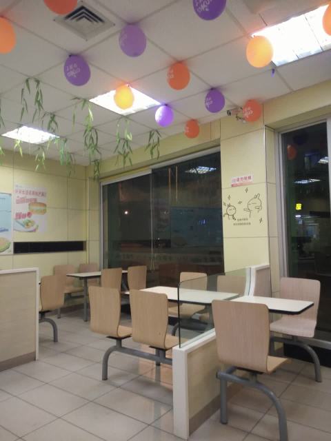 华莱士·全鸡汉堡(园庄店)餐厅图片