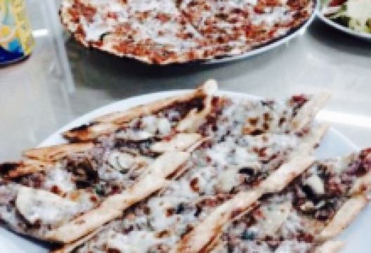 Nefis Pide Kebab Corba美食图片