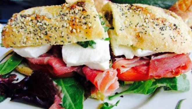 Mare Mare Beach Bar Restaurant餐厅图片