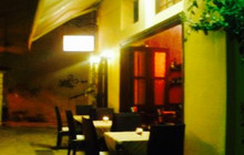 Parousies Restaurant餐厅图片