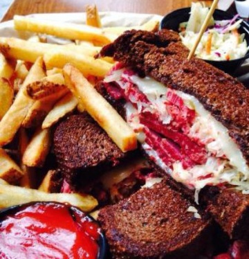 Crooked Pint Ale House餐厅图片