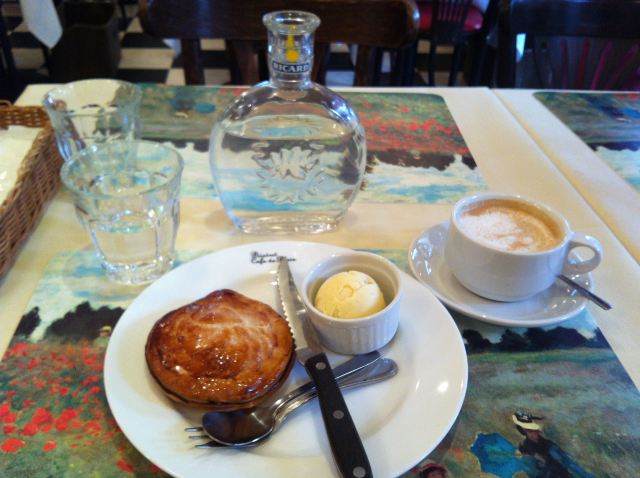Bistrot Cafe de Paris in Kobe