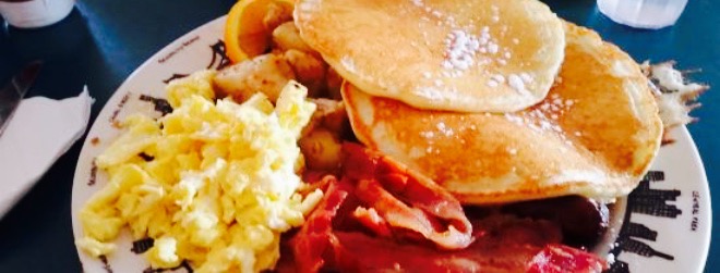 Breezy Corners Freelton餐厅图片