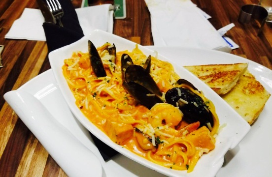 Polos Social Lounge餐厅图片