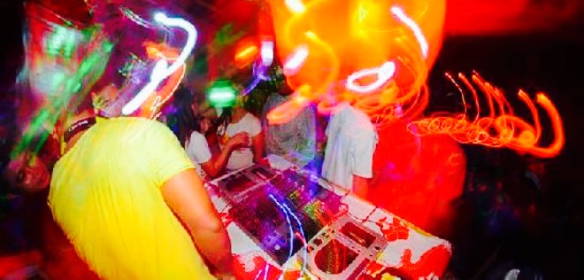 Malibu surfer paradise bar & resto