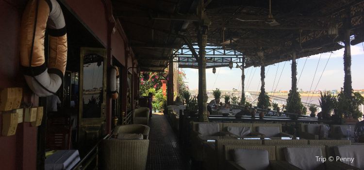 Bopha Phnom Penh Titanic Restaurant Travel Guidebook Must Visit