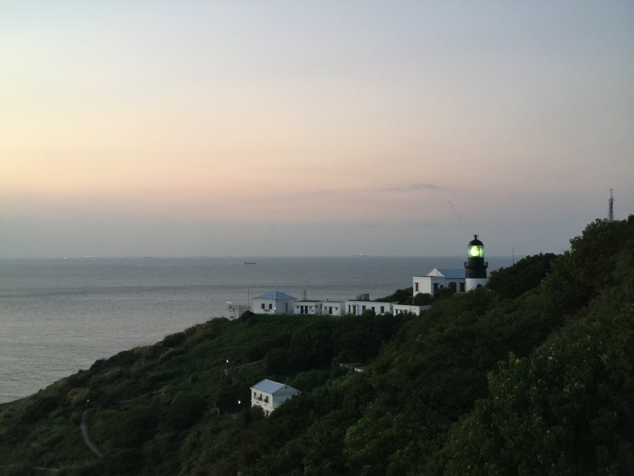 一个远离喧嚣的花鸟小岛，梦中的星空海