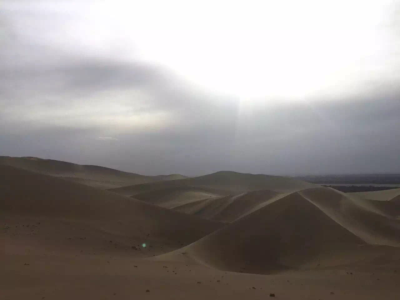 初见敦煌鸣沙山月牙泉