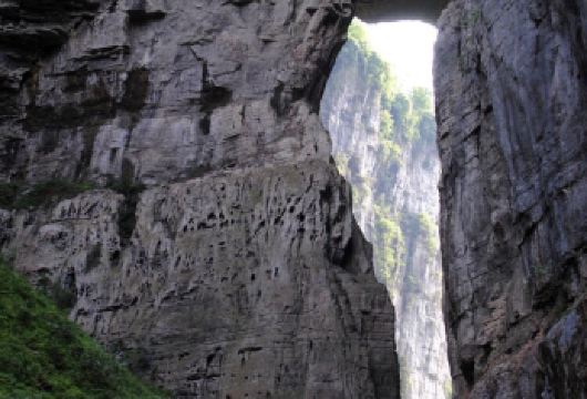 武隆天生三桥+龙水峡地缝一日游纯包车不含票&主城区上门接送【[优势亮点]：ViP包车一单一团，不拼车，专车专用，属于您的专属空间，旅游管家式服务.】