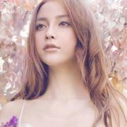 走在云上的兔纸