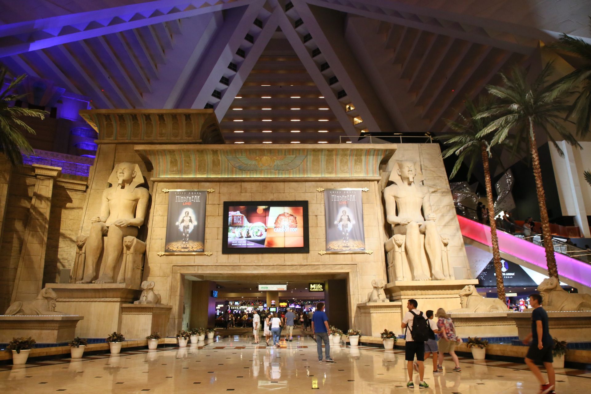 Poi Attractions 水晶罐头 City Travel Review Apr 30
