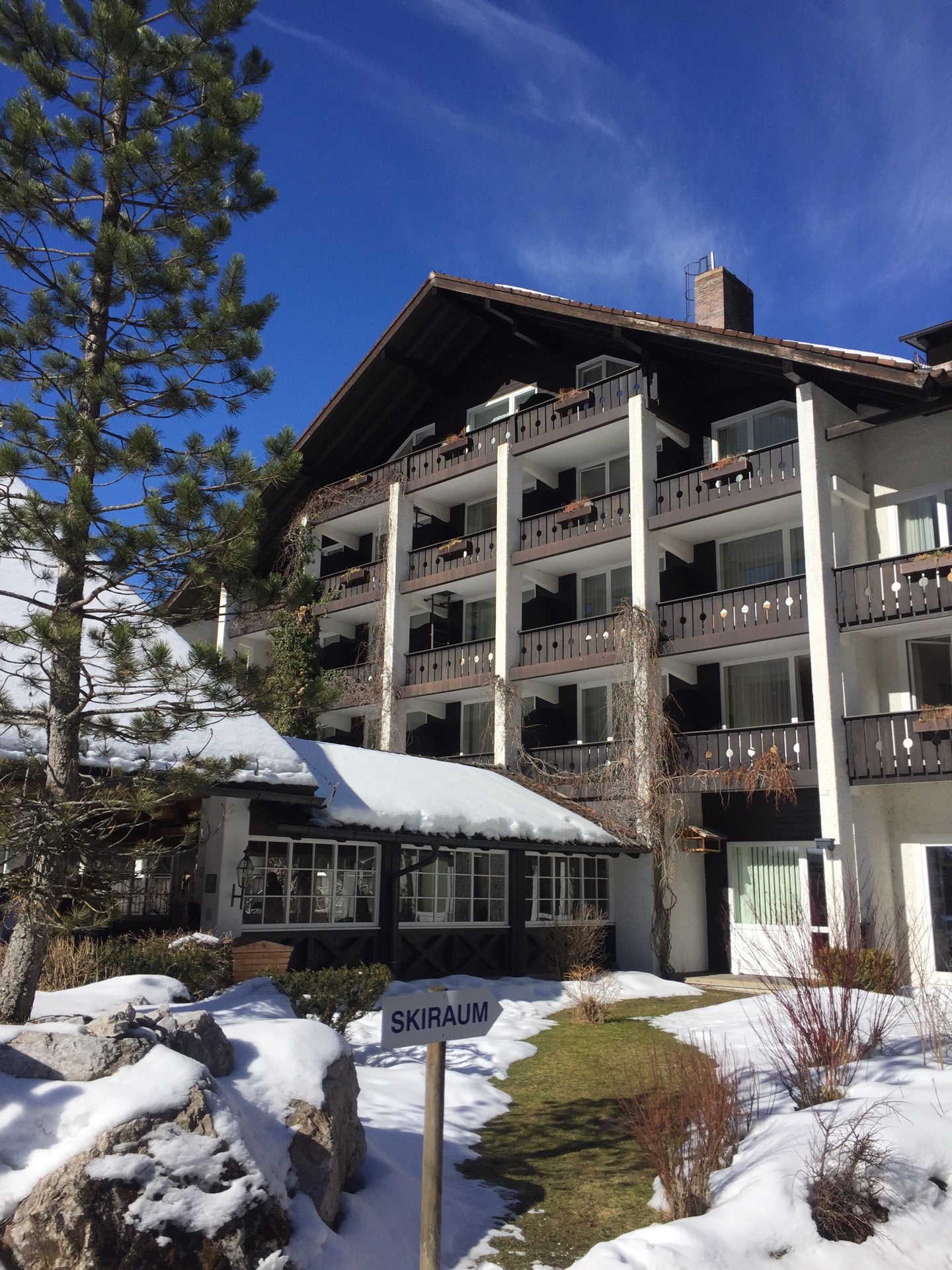 Eibsee Pavillon Reviews Food Drinks In Bavaria Grainau Trip Com