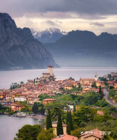 4D3N • Ortisei + Dolomites + Seceda + Alpe di Siusi + Departing from Milan to tour The Dolomites which is a treasure left by God in the Alps  and end in Venice