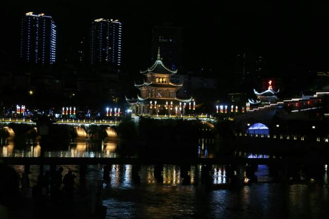 甲秀广场旅行图片 3