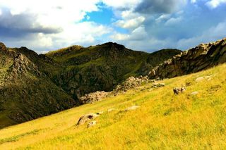 四子王旗笔架山秋色