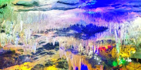 諾水河風景名勝區-龍湖洞