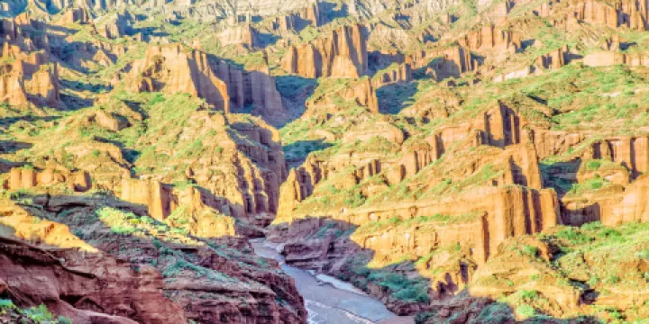 天山託木爾大峽谷