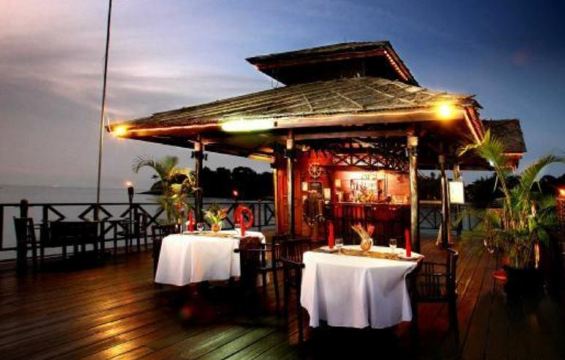 Calypso Floating Bar