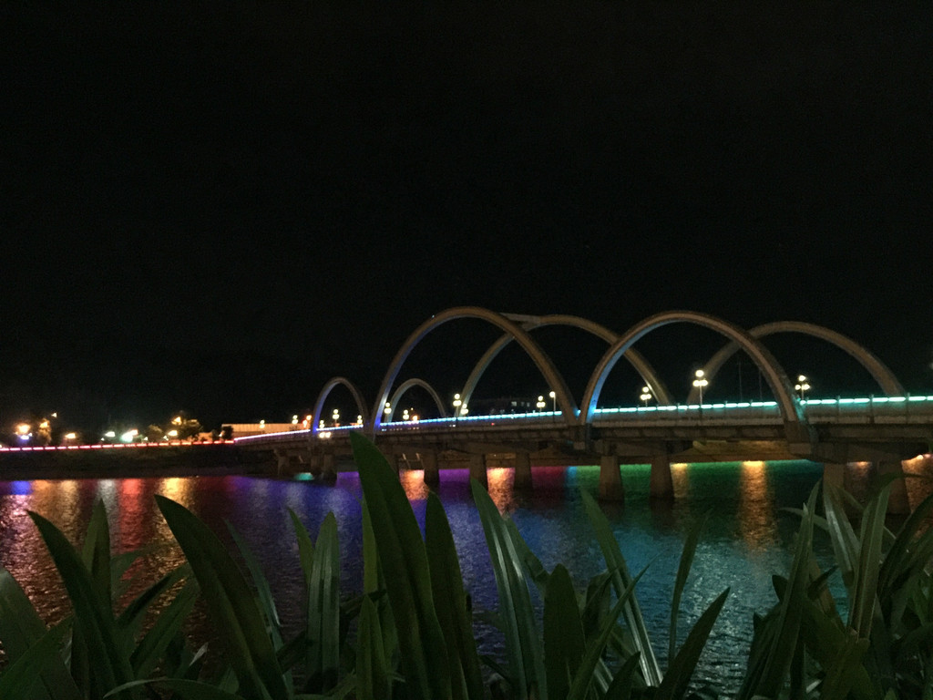   这里就是揭西县好出名的彩虹桥