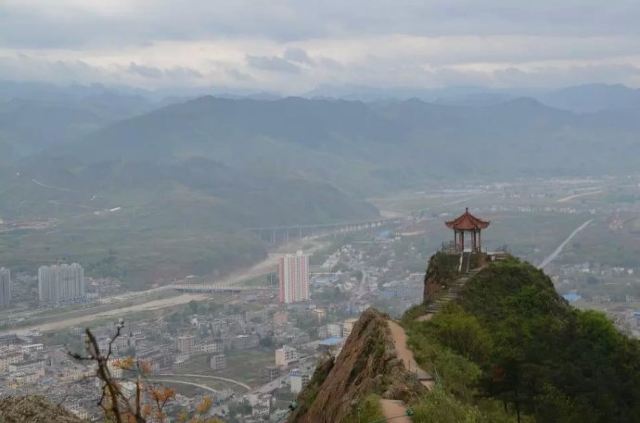 丹鳳鳳冠山石窟