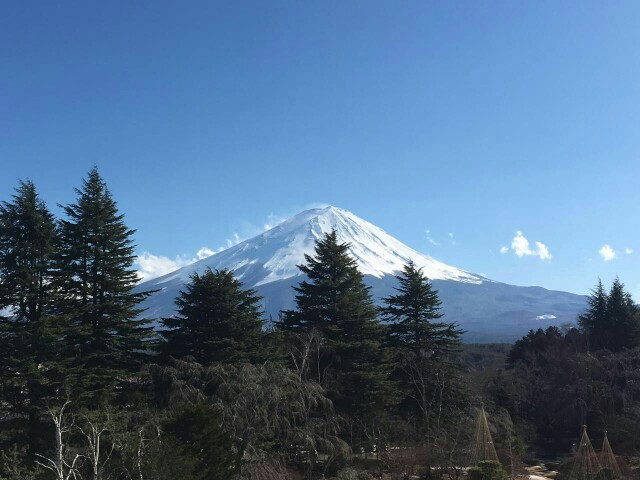 遠眺富士山....